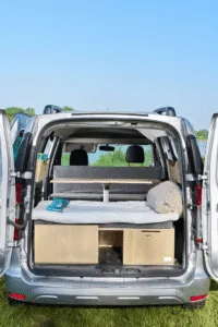 utilitaire vacances kit aménagement
