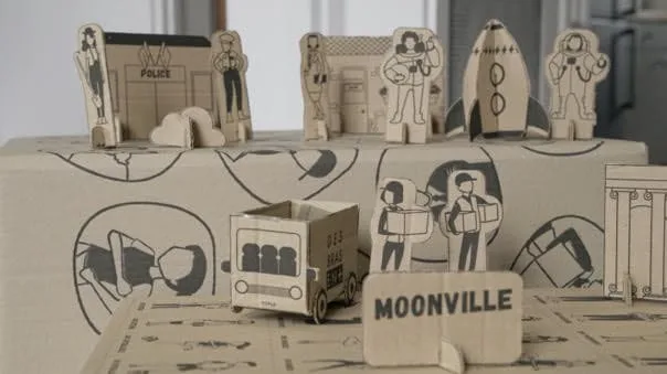 Des Bras en Plus et Topla lancent LES CARTONS ENGAGÉS pour parler d’égalité
